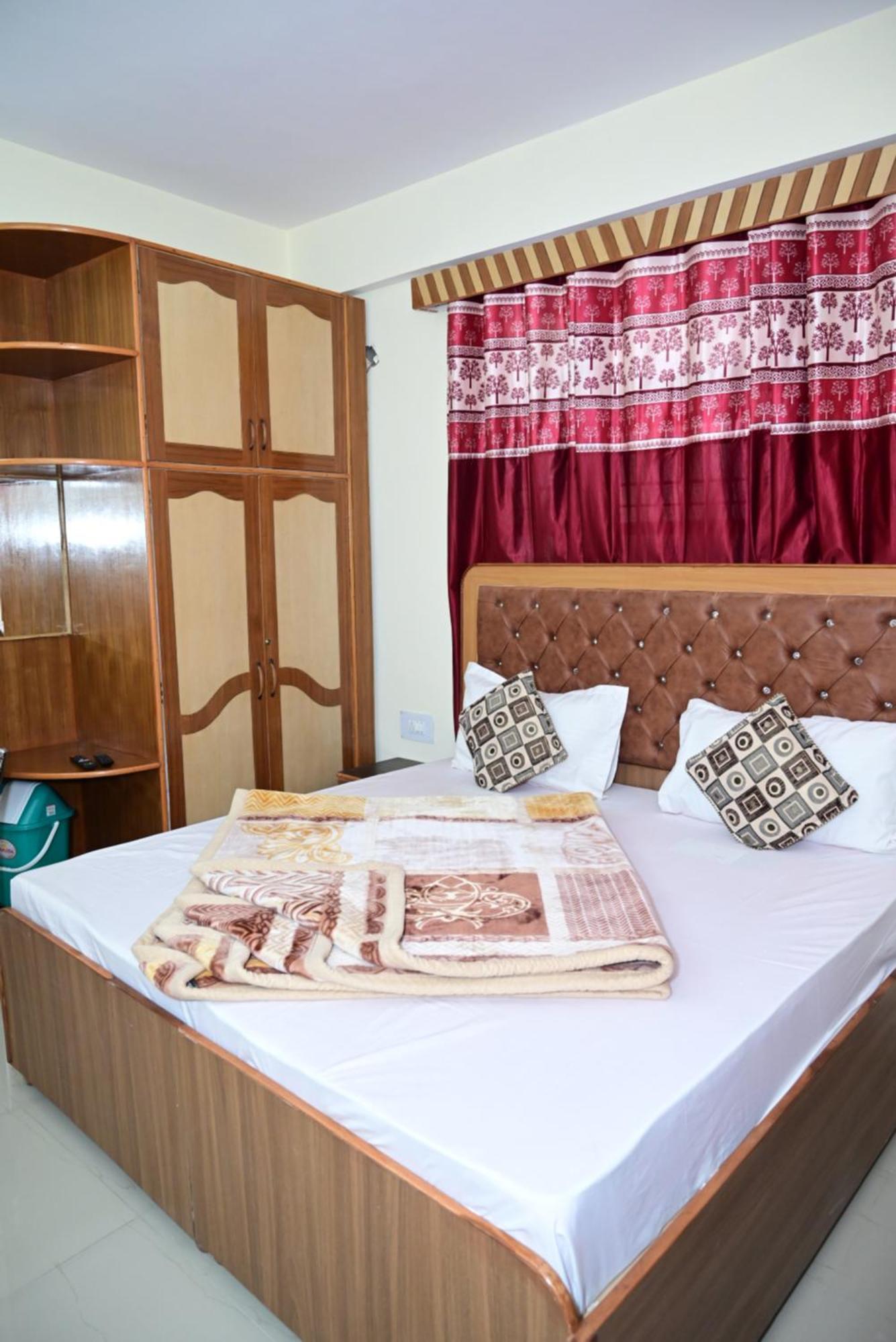 Krishna B&B Near Mall Road Shimla Bagian luar foto