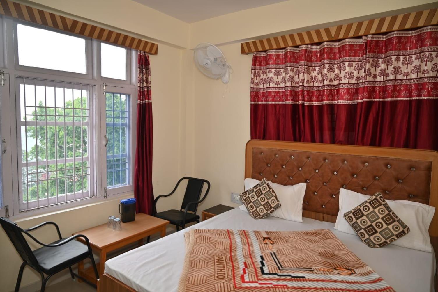 Krishna B&B Near Mall Road Shimla Bagian luar foto