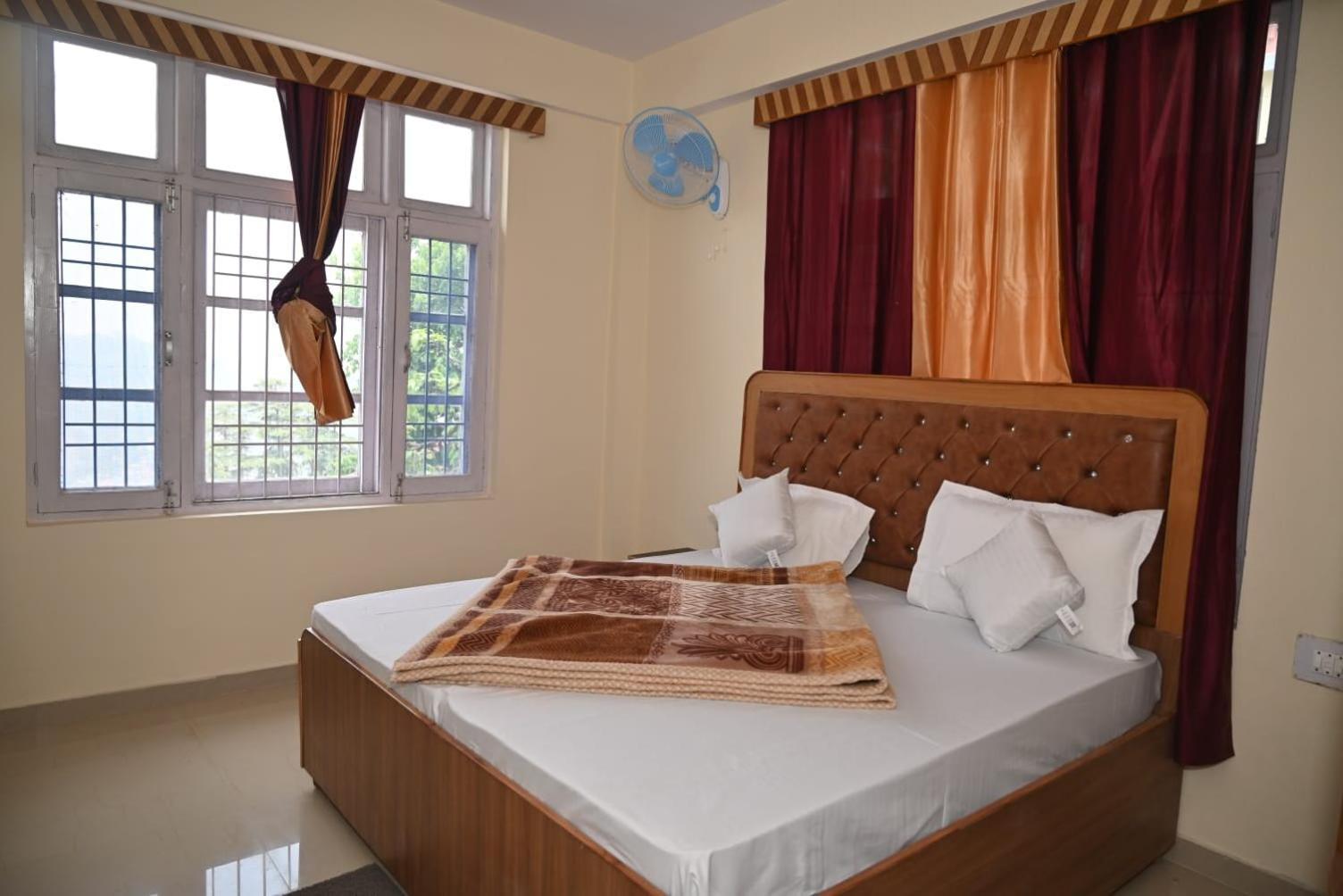 Krishna B&B Near Mall Road Shimla Bagian luar foto